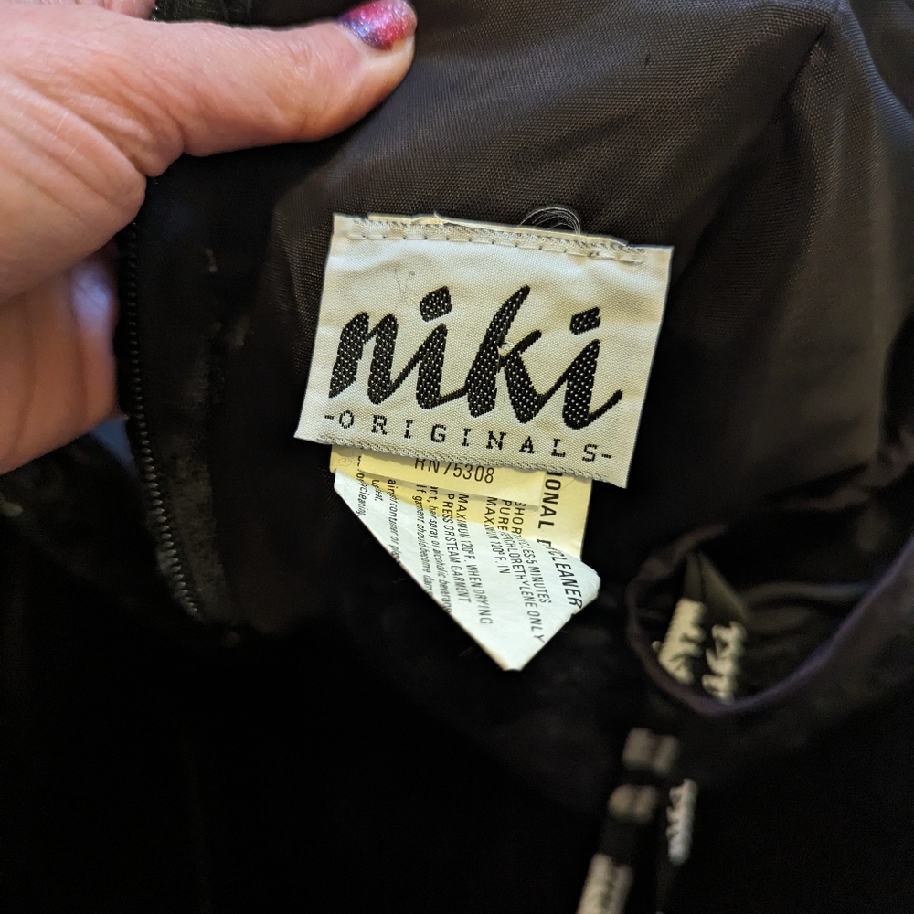 Vintage Nikki originals black velvet dress and with glitter applique size 6 - Picture 6 of 11